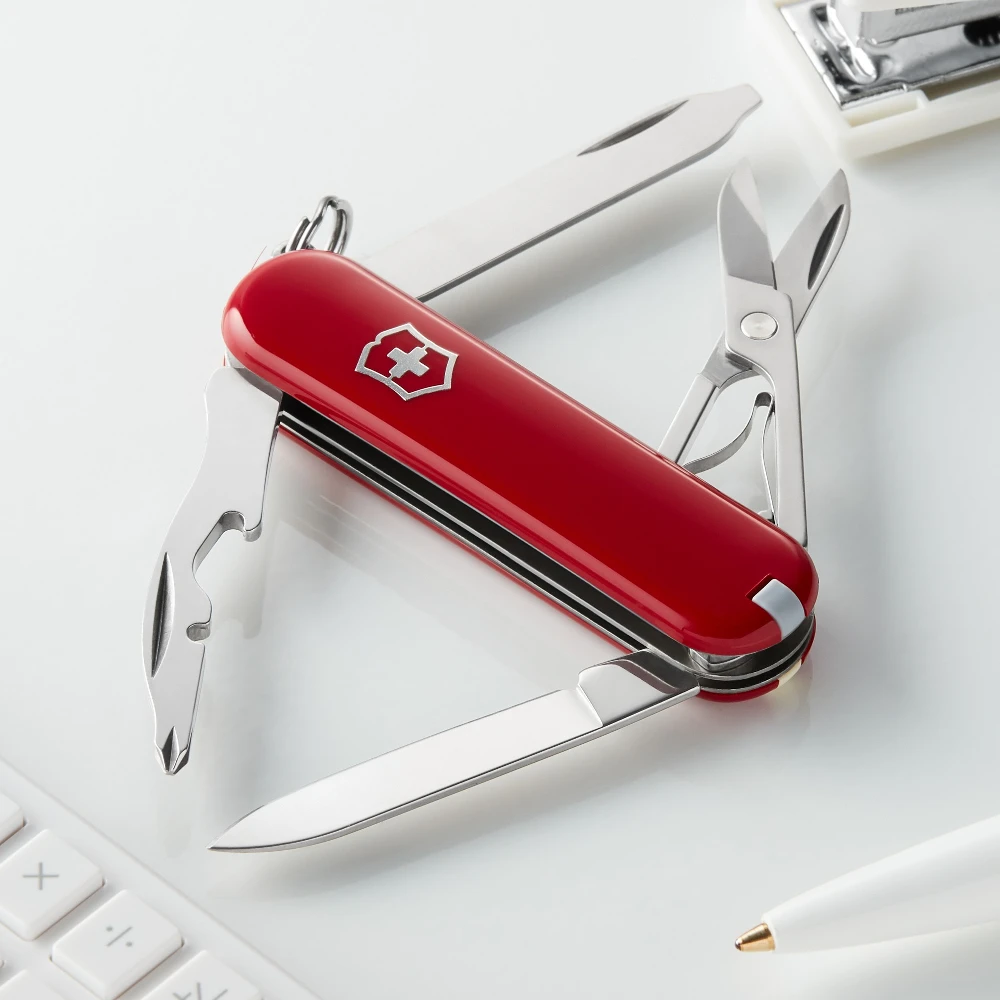 Victorinox Rambler - Red 3 Victorinox Rambler - Red - Image 3