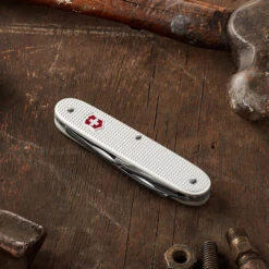 Victorinox Electrician Alox - Silver -Montanic Sale Store 0.8120.26 3 600x600 a3bdb354 1c42 4933 bb16 b7f621e95873