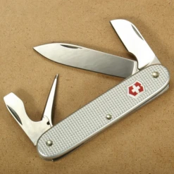 Victorinox Electrician Alox - Silver -Montanic Sale Store 0.8120.26 4 600x600 cccc373d 6a3b 481e 9488 3e10af782d92