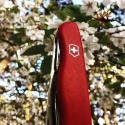 Victorinox Adventure Red Liner-Lock V0.8453 -Montanic Sale Store 0.8453 6 600x600 aef0c24c 2326 4d74 911a 8c0756be989b