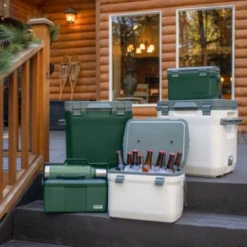 STANLEY® Adventure Cooler 16QT -Montanic Sale Store 16 03b709fd 4ede 413b a570 37cd9d53e1be