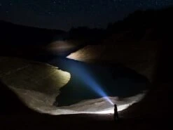 Fenix TK35 2018 XHP35 HI LED Flashlight 1300LM Black -Montanic Sale Store Fenix TK35 2018 Flashlight beam 1